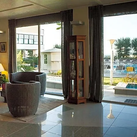 Miramare Hotel 3*