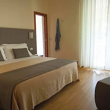 Miramare Hotel 3*