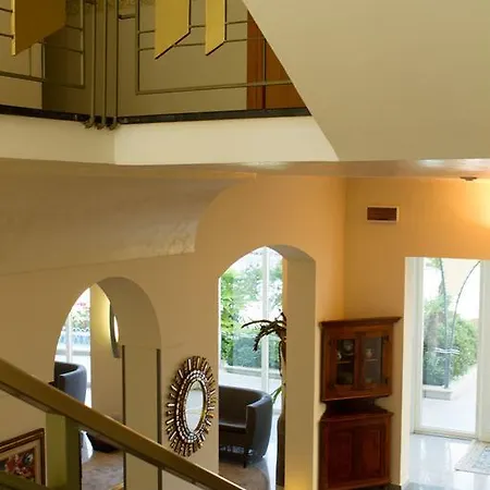 Miramare Hotel 3*